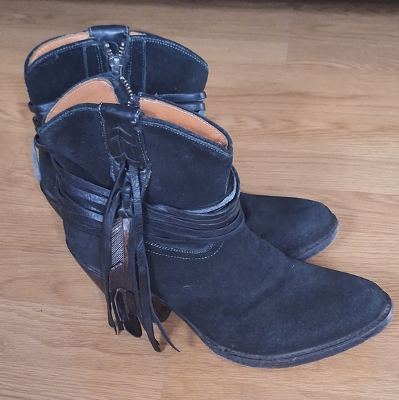 LUCCHESE Robyn Suede Ankle Bootie Boot Black 7.5 - Picture 1 of 16
